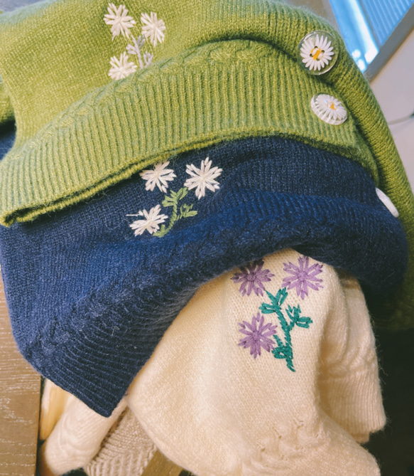 刺繍ニットカーディガン　秋の日  暖かく~ゆったり ニットセーター 2枚目の画像