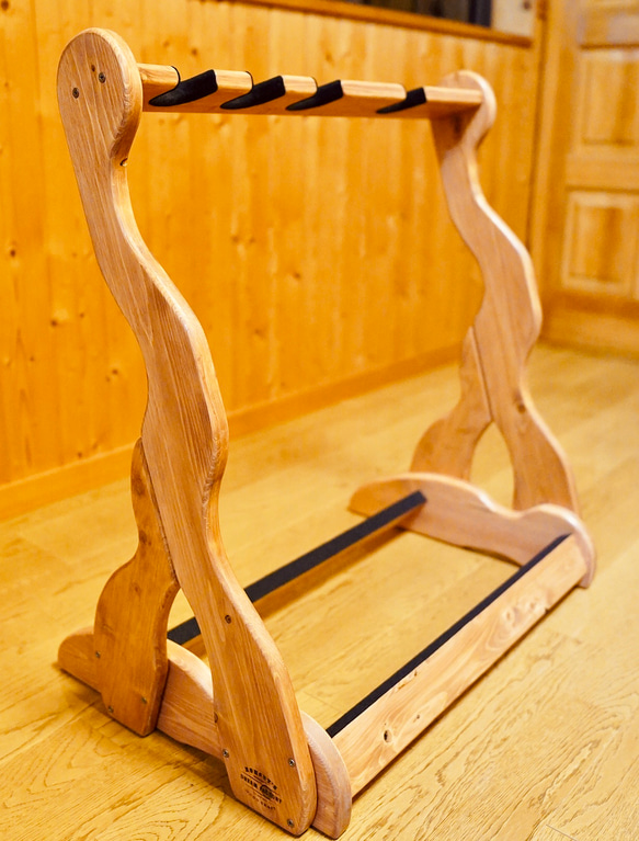 【24時間以内に発送】手作り木工　木製ギタースタンド （チーク） ４本掛け 8枚目の画像