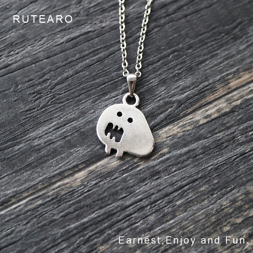 もわっと起きてきたお化けのネックレス ― ネックレス ペンダント