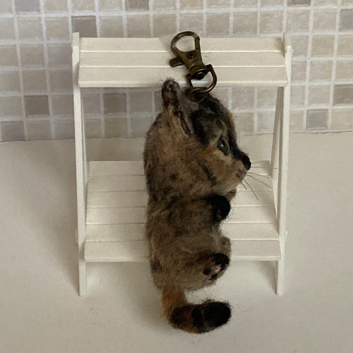 受注商品 サビ猫ちゃん チャーム キーホルダー 複雑な模様 羊毛