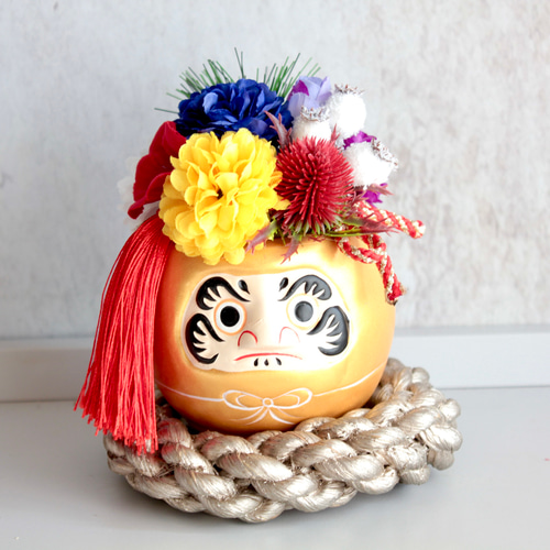 縁起物】金ダルマのポットに縁起5色（ごしき）のフラワーぎっしりの