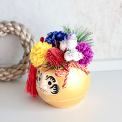 【縁起物】金ダルマのポットに縁起5色（ごしき）のフラワーぎっしりのパワー運気ミニ造花アレンジメント 10枚目の画像