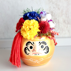 【縁起物】金ダルマのポットに縁起5色（ごしき）のフラワーぎっしりのパワー運気ミニ造花アレンジメント 14枚目の画像