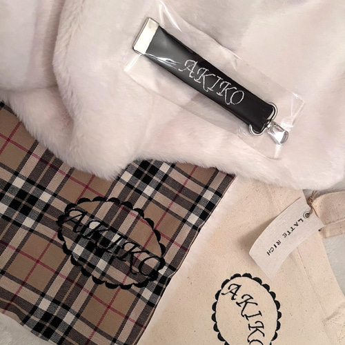 韓国で大人気、name刺繍が可愛いあなただけのオリジナルネームタグ