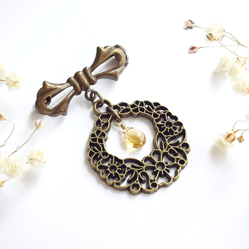 シトリンのアンティーク風ブローチ ブローチ irico 通販 14793160