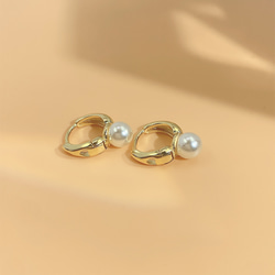 耳環 小珍珠 925 銀金屬過敏相容小腰果耳環 圈形耳環 心型浮水印 第5張的照片