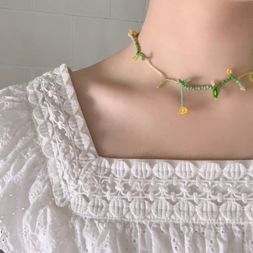 グリーン 花 藤の蔓 黄色い チューリップ ビーズ ネックレス