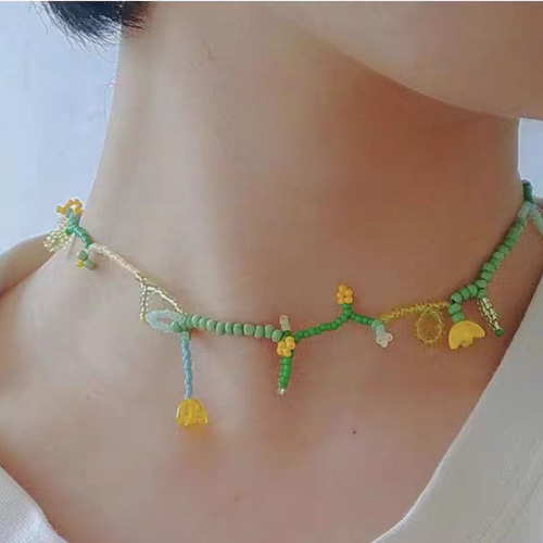 グリーン 花 藤の蔓 黄色い チューリップ ビーズ ネックレス