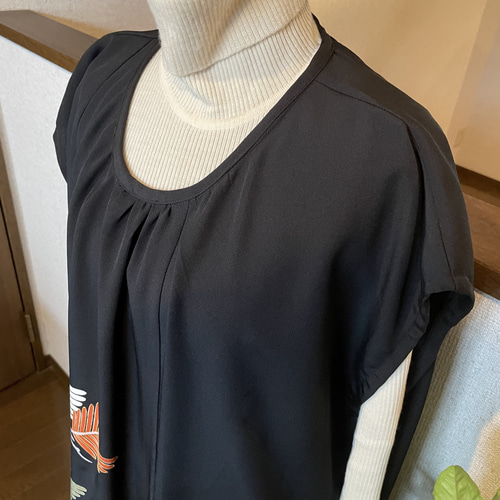 黒留袖 着物リメイク トップス  チュニック 黒留袖 着物リメイク 黒留袖ワンピース 着物チュニック ストールおまけ