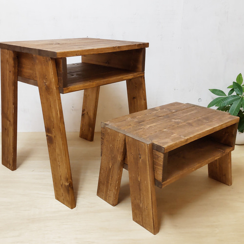 古家具ビンテージ品◾️木製家具 飾り台 ディスプレイ台 花台 木製無垢材 木製無垢材◾️スクエア型 3段 ディスプレイ台 飾り台 花台 木製