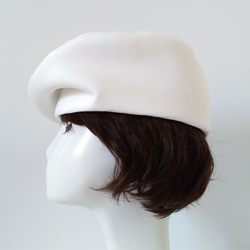 送込　ワンランク上のおしゃれニットベレー帽　ホワイトＭ　58cm 3枚目の画像