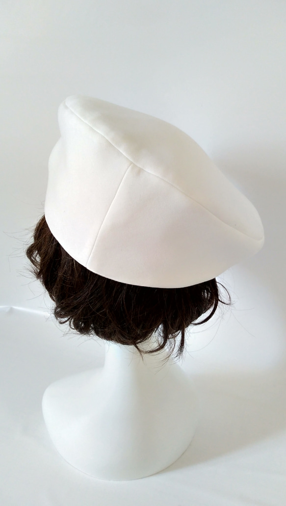送込　ワンランク上のおしゃれニットベレー帽　ホワイトＭ　58cm 6枚目の画像