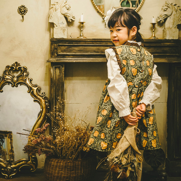 女童古典連衣裙裝扮莫里斯/全圖案/William Morris Pimpernel 面料使用/配套/古典 第1張的照片