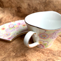 和柄のティーカップと扇皿セット 2枚目の画像