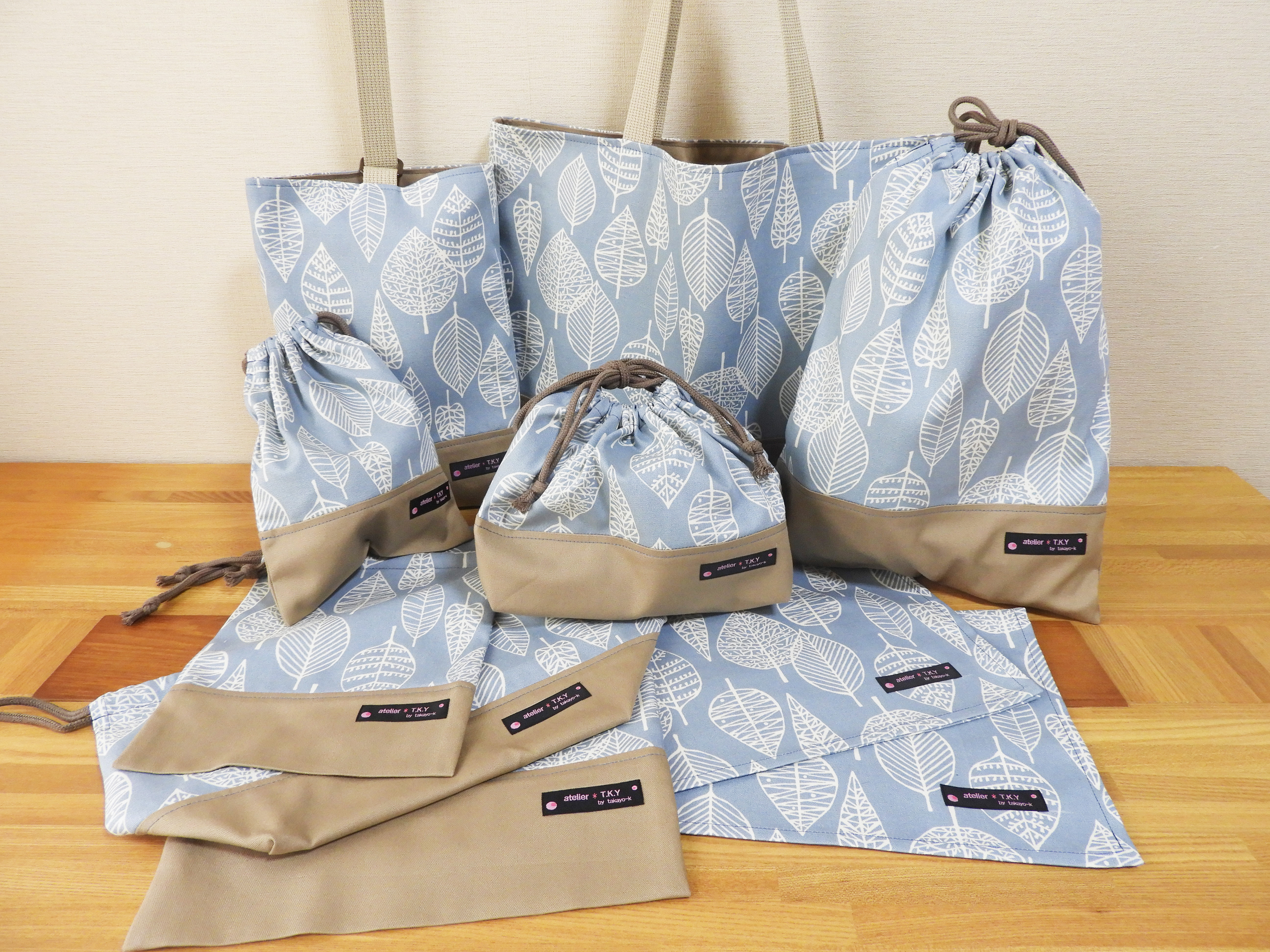 入園＆入学グッズ　レッスンバッグ・靴袋・体操着袋・給食袋・ナフキン・お弁当袋　セット　１０点