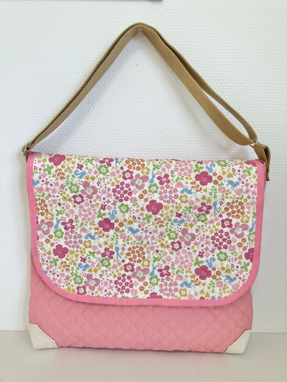 底角補強！キルティングショルダーバッグ　図書袋　通園バック 1枚目の画像