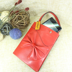 2Wayスマホポシェット　バッグ 　ポーチ　サコッシュ　ネームタグ付き　赤色　リボンモチーフ付き 　レザークラフト作品 11枚目の画像