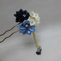 つまみのお花でかんざし(ブルー系)　 3枚目の画像