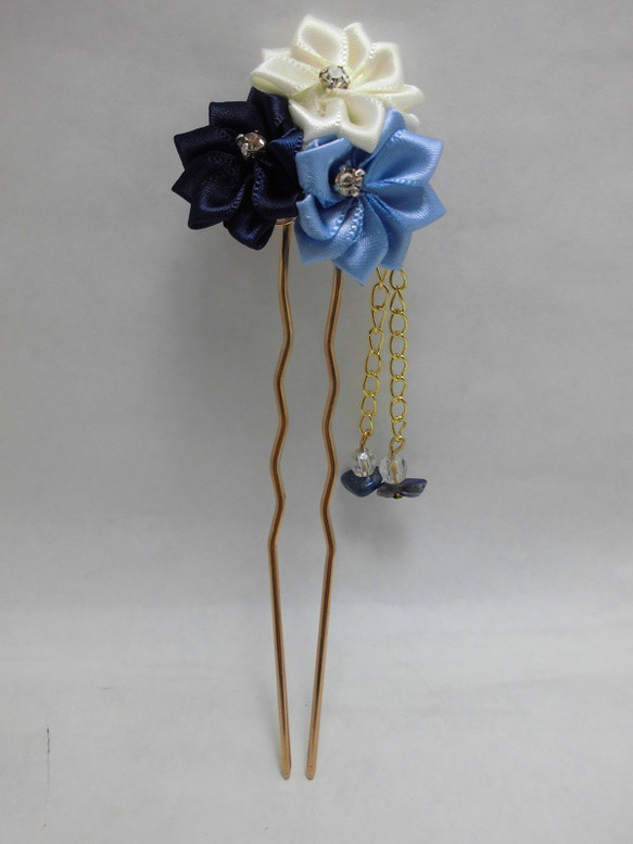 つまみのお花でかんざし(ブルー系)　 6枚目の画像