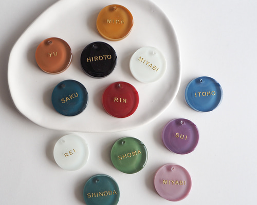 誕生月カラーロボのキーホルダー　　　　　　　　　　　　　【レジン　ハンドメイド】 誕生月カラーロボのキーホルダー 【レジン ハンドメイド