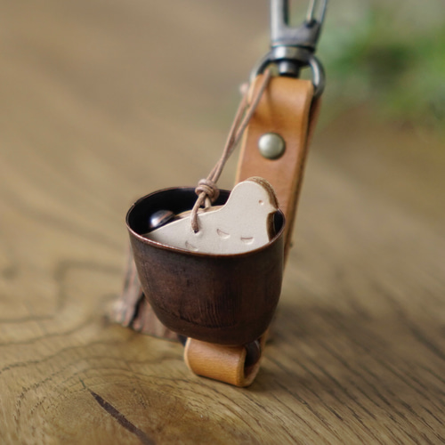 トッシュちょび様　9.30 鳥　レジンヘアゴム　秋の空紅葉 鳥 レジンヘアゴム 秋の空紅葉