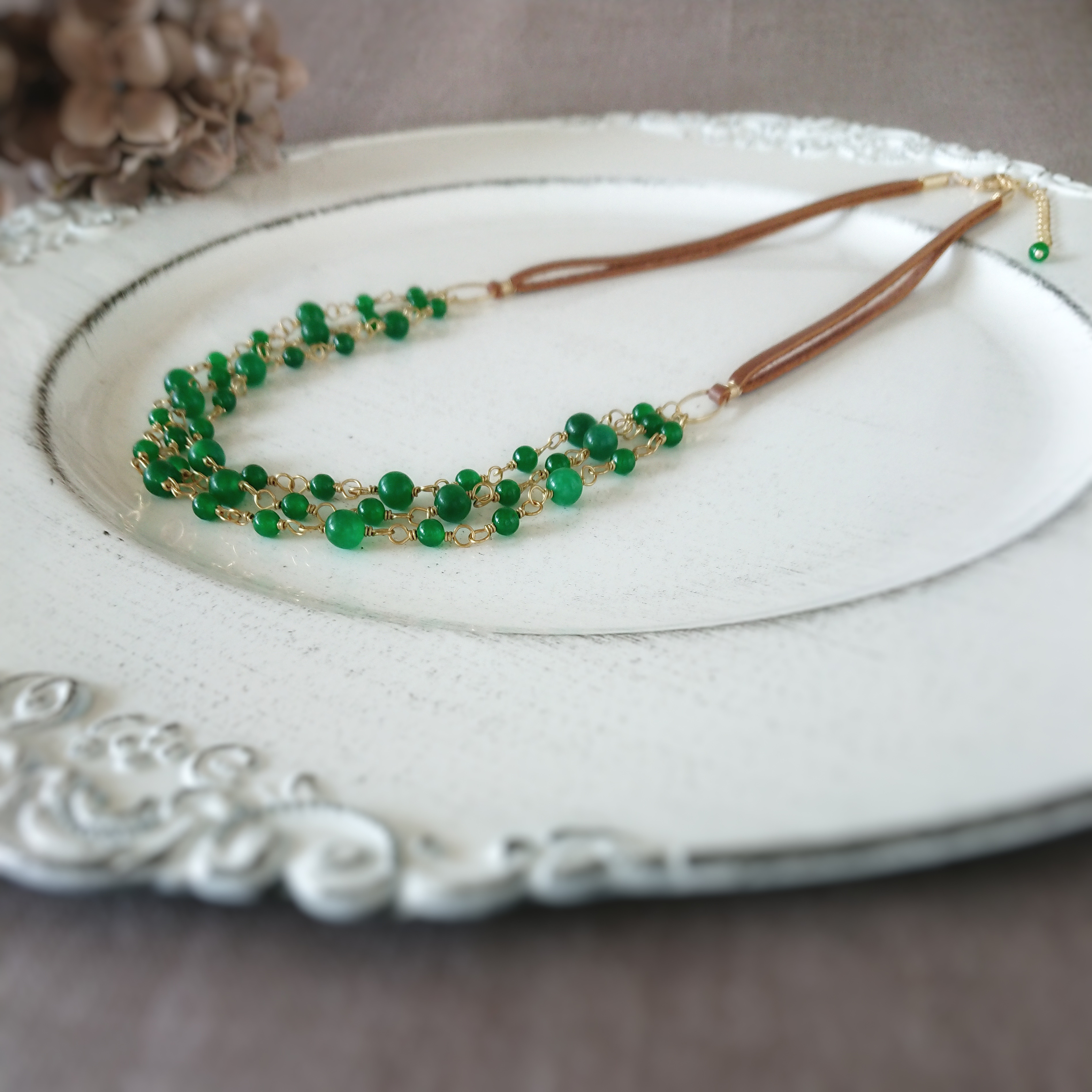 グリーンオニキスのナチュラルネックレス：天然石 , 革ひも