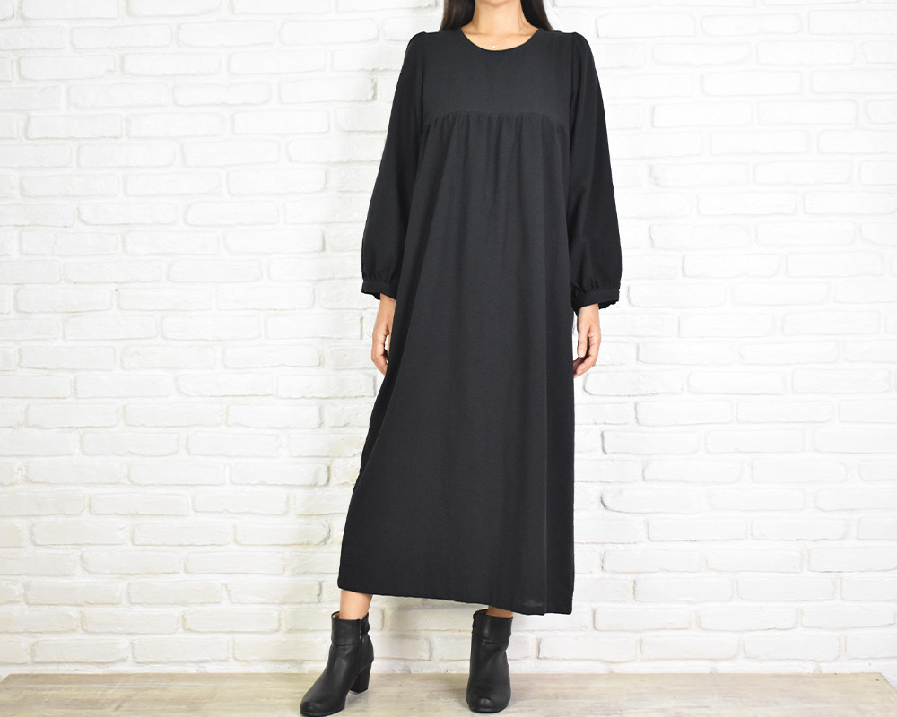 ふんわり袖のギャザーワンピース　＜ブラック＞ 5,530円