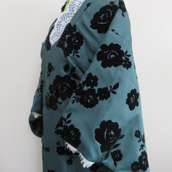 お値下げ 花柄のフロッキー加工がエレガントで美しいティールグリーン  