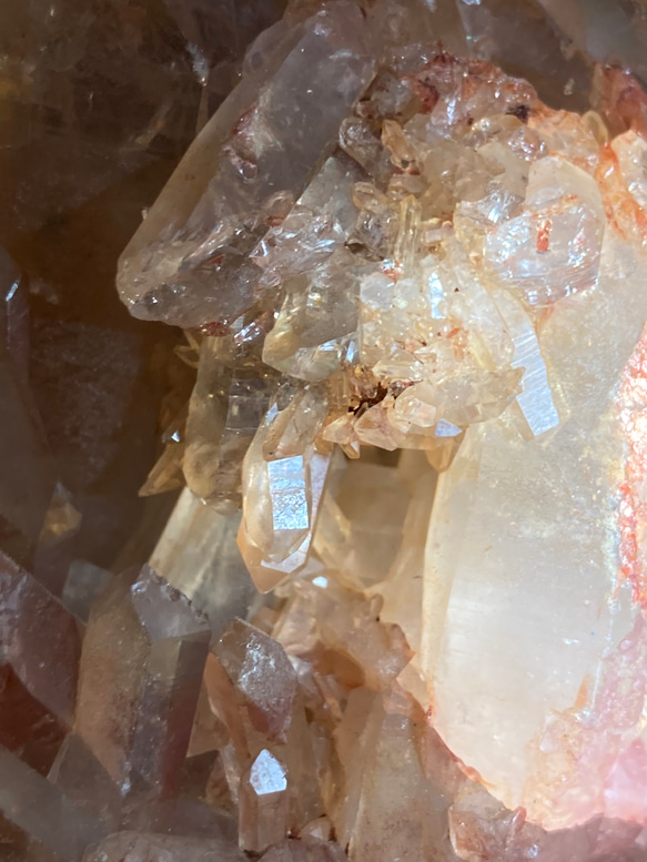 蜜柑の水晶 ✨タンジェリンクォーツ　ラフストーン　原石　クラスター　台座付き 7枚目の画像