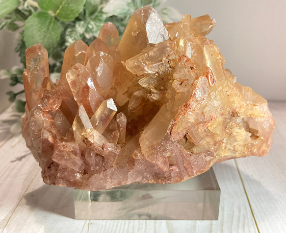 蜜柑の水晶 ✨タンジェリンクォーツ　ラフストーン　原石　クラスター　台座付き 5枚目の画像