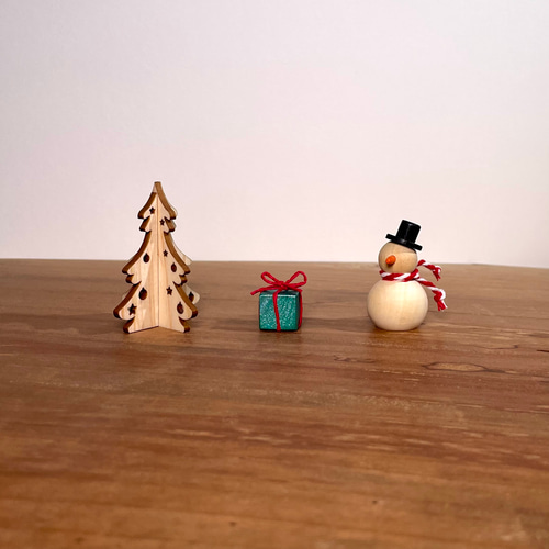 木製☆雪だるまの贈り物 クリスマス飾り オブジェ その他 木製☆雪だるまの贈り物 クリスマス飾り オブジェ その他