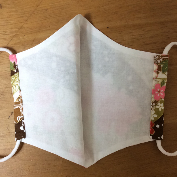 送料無料 立体布マスク　ハンドメイド マスク かわいい 花柄 和柄  和模様  桜 牡丹 茶系 (裏地白) C 7枚目の画像
