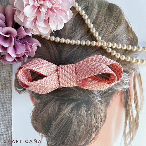 和リボン髪飾り 沈丁花(絞りピンク) kimono bow hairclip Jinchouge pink ヘッドドレス（アクセサリー） CRAFT  カーニャ 通販｜Creema(クリーマ) 14799414