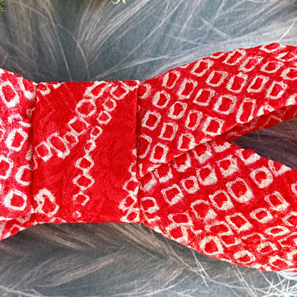 和リボン髪飾り 沈丁花(絞り赤)　kimono bow hairclip Jinchouge red 6枚目の画像