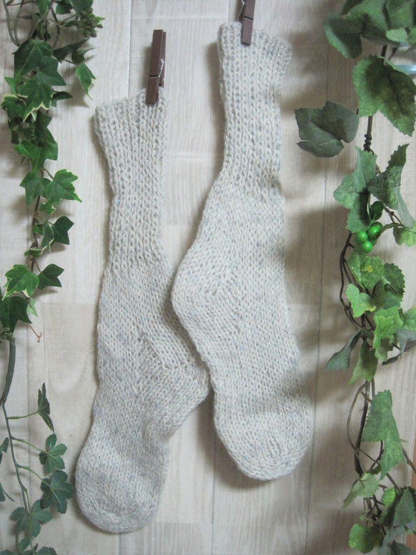 靴下　ウール100％手編みなのに安価 大人用Ｋ567 1枚目の画像