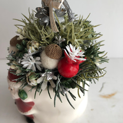 サンタさんのクリスマスツリーアレンジポット フェイクグリーン&アーティフィシャルフラワーの置物 3枚目の画像