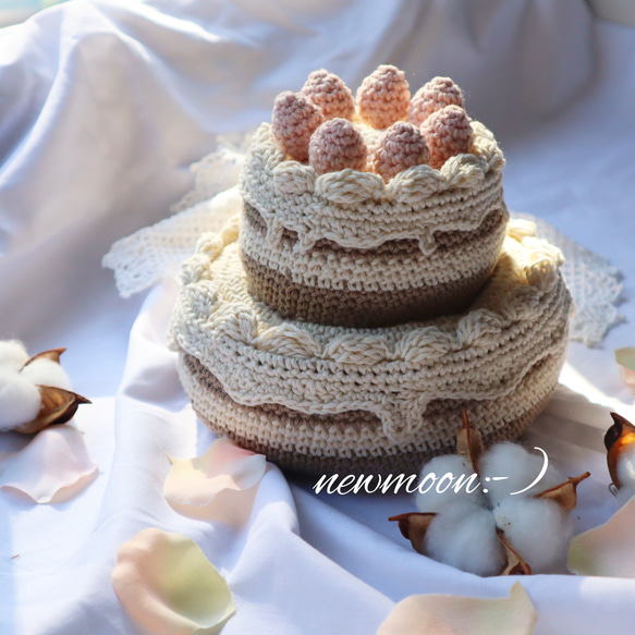 白苺のホールケーキ、2段が出ました♡ほんものみたいなあみぐるみ