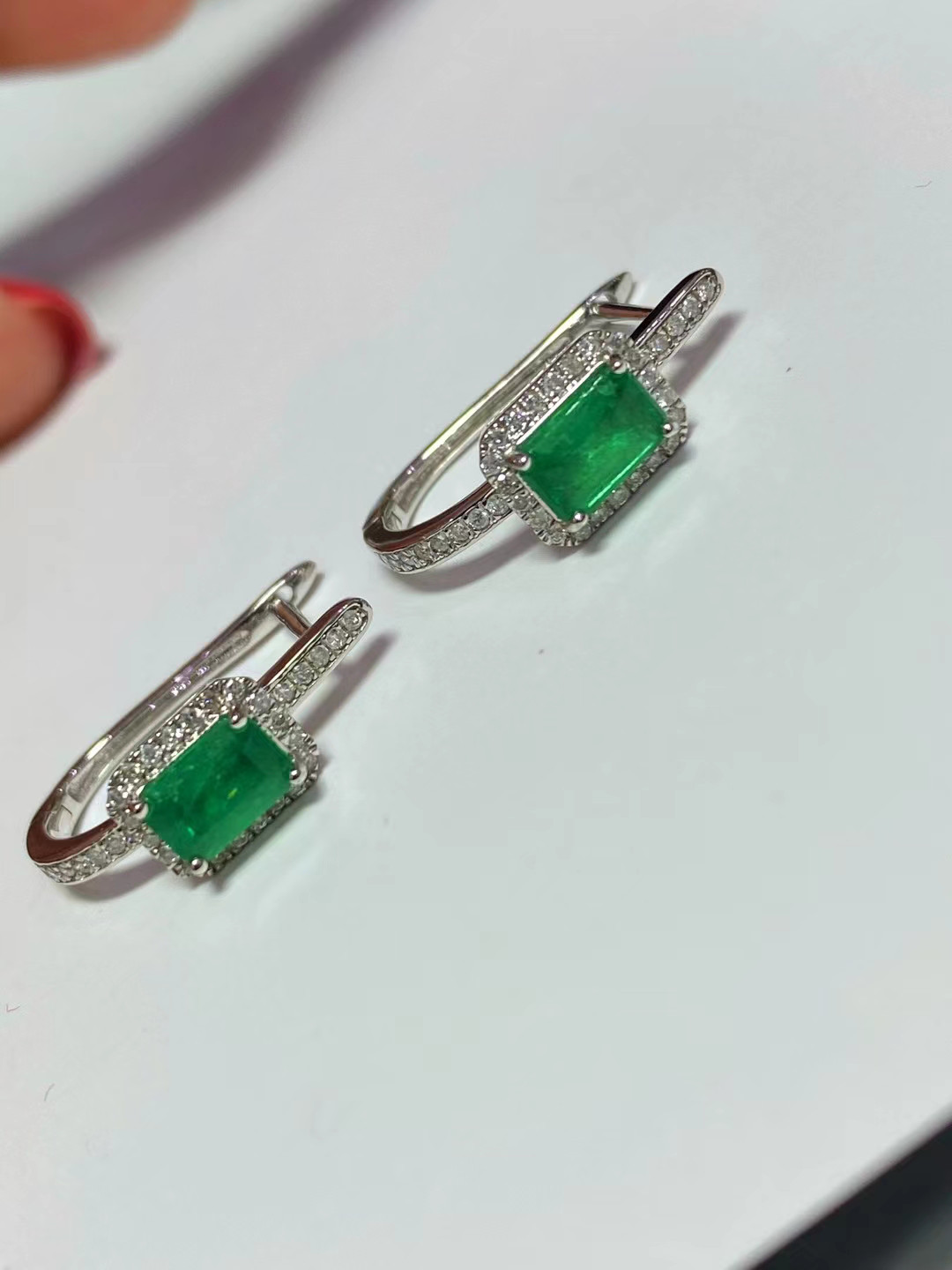 天然ダイヤモンド付きエメラルドピアスk18 ピアス（フープ） パール