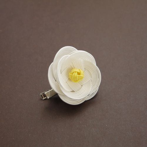 水引 紅白の椿 髪飾り ヘアクリップ【2個セット】 ヘアクリップ