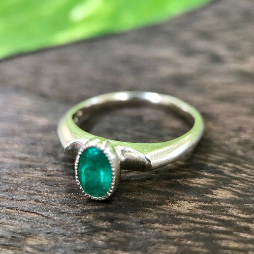 【K14WG】エメラルド リング 0.1ct前後 13号 ホワイトゴールド K14WG】エメラルド リング 0.1ct前後 13号 ホワイトゴールド