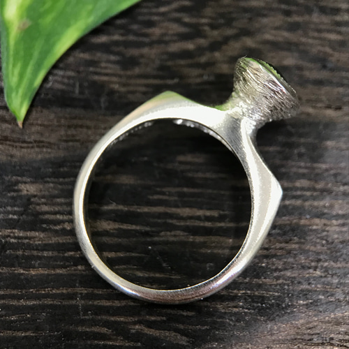 グリーンガーネット（ツァボライト）0.7ct ダイヤ プラチナ