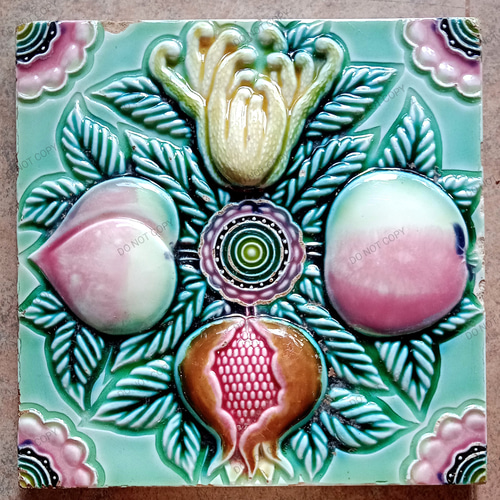 里帰り便・マジョリカタイル・100年前に海を渡ったアンティークタイル