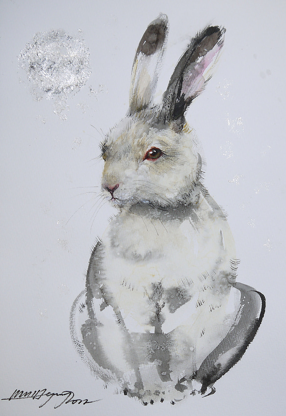 雪とウサギ。(水彩画用紙、墨絵、21cm×２９ｃｍ、Ａ４サイズ、墨、銀箔） 1枚目の画像