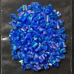《人工オパール》(ネオンオパール) 原石 ブルー/オレンジ斑 3.4g ⑧ (樹脂含侵) 1枚目の画像