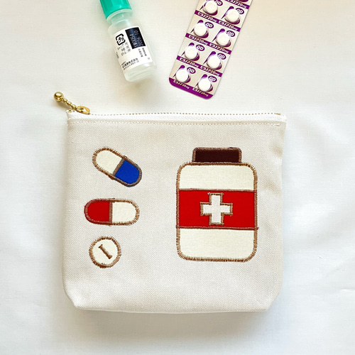 くちなし様 オーダー お薬ポーチ ハンドメイド 刺繍 両面 服薬管理