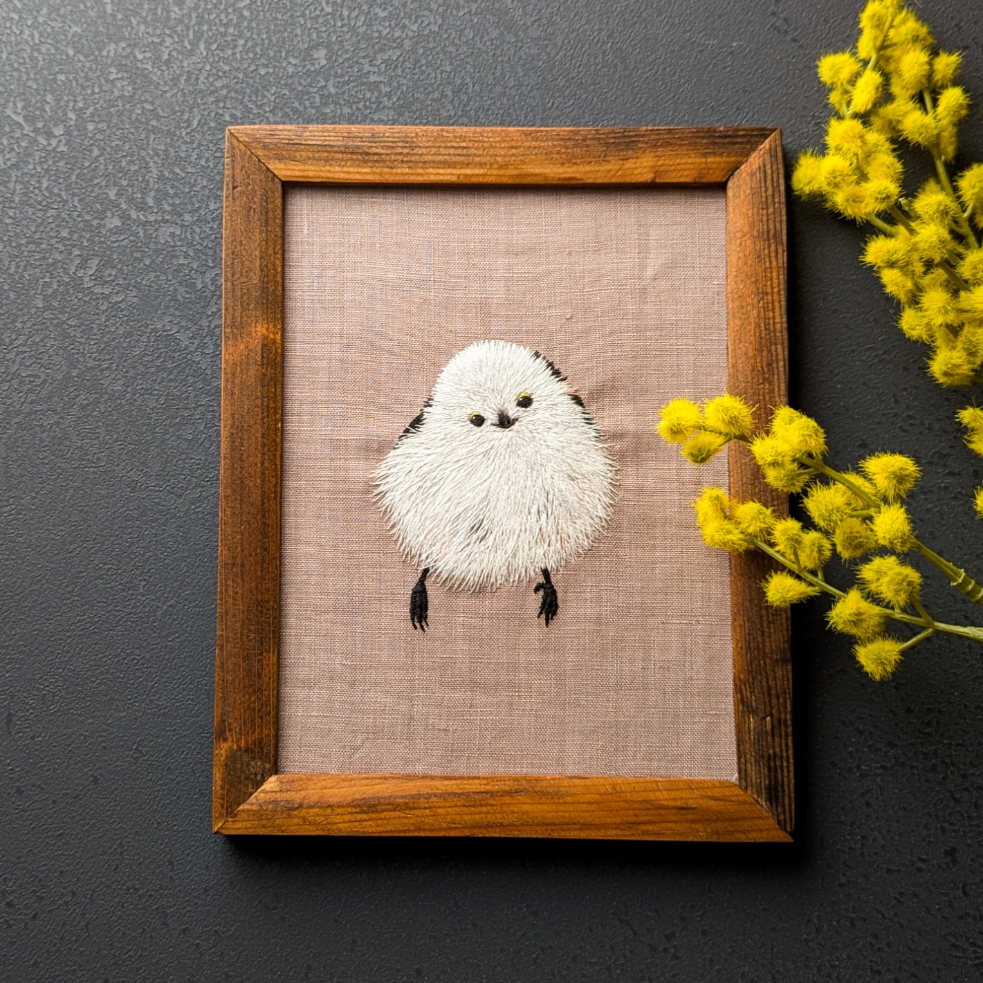 シマエナガの刺繍ファブリックパネル　野鳥