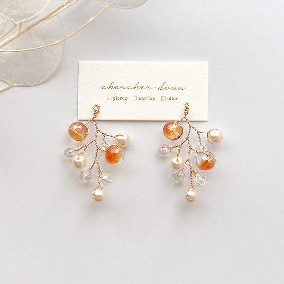 【捷克珠和珍珠枝配件耳環/耳環】杏色x奶油色 第1張的照片