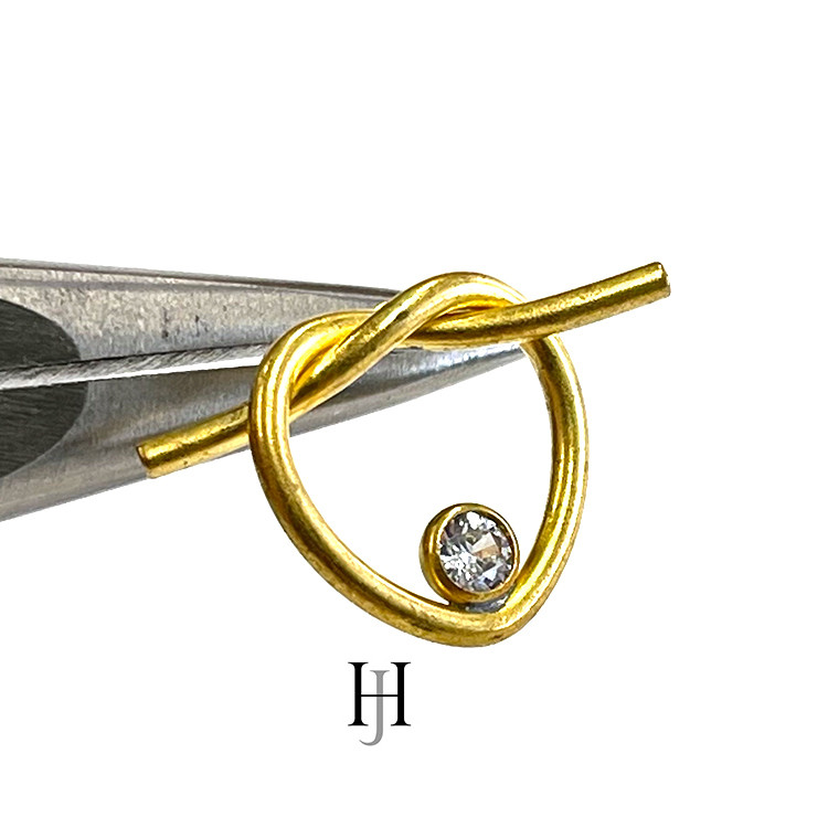 【50個】キュービックジルコニアハート形ピアス【je156】