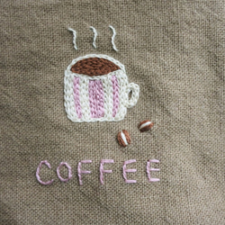 コーヒーと豆　刺繍　ファスナーポーチ　カフェオレ色 4枚目の画像