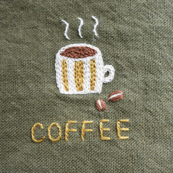 コーヒーと豆　刺繍　ファスナーポーチ　オリーブ色 3枚目の画像